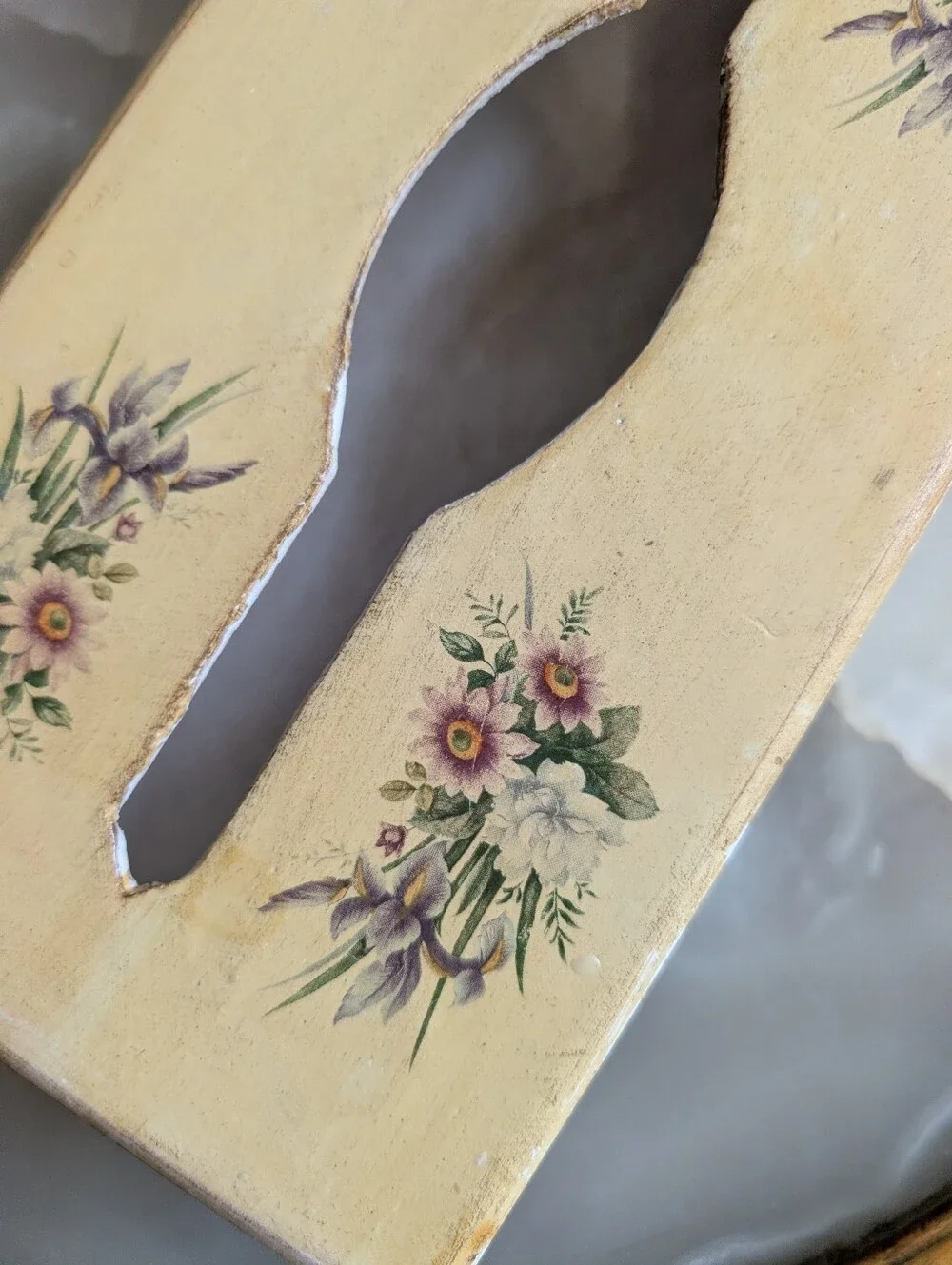 Vintage Florentine Flower Details Wooden Tissue Holder, Made in Italy, 11